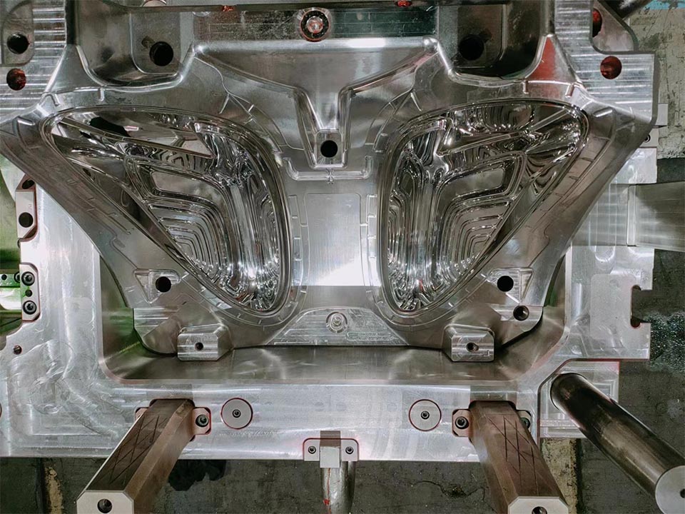 Automobile 2K bezel parts mold