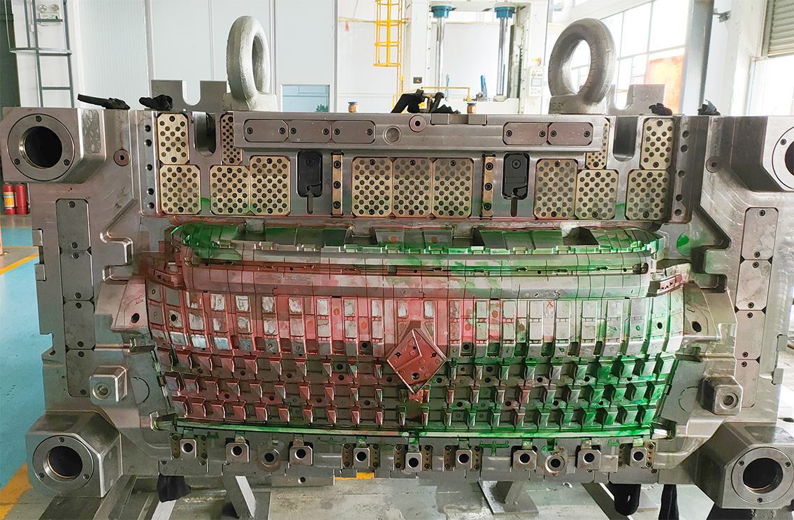Automobile grille part mold